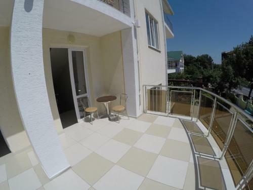 Hostal Neolit Guest House