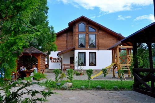 Hostal Park Hadzhoh