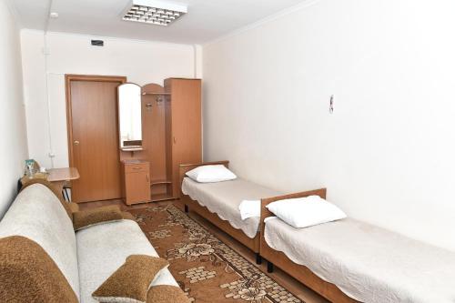 Hostal Mini-hotel On Markovskogo, 81