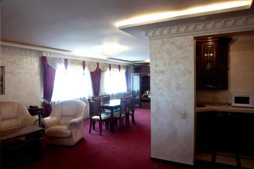 Oktyabrskaya Hotel