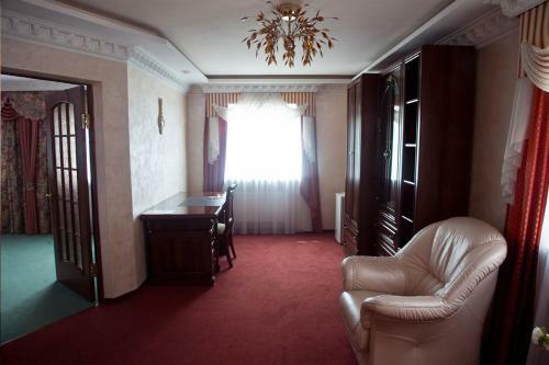 Oktyabrskaya Hotel