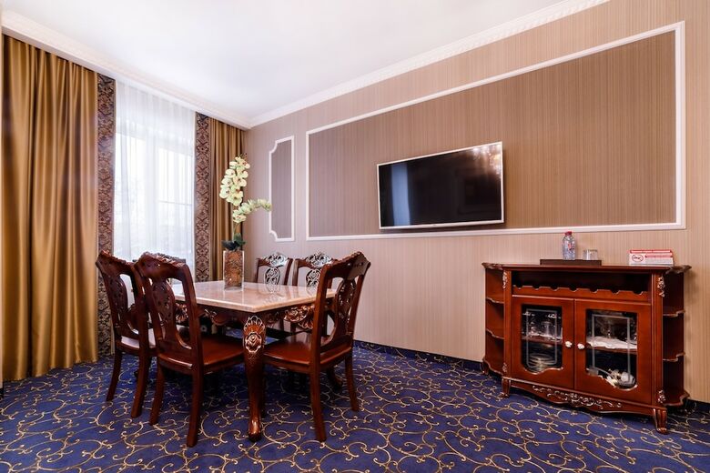 Hotel Dinastiya