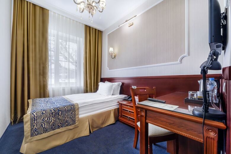 Hotel Dinastiya