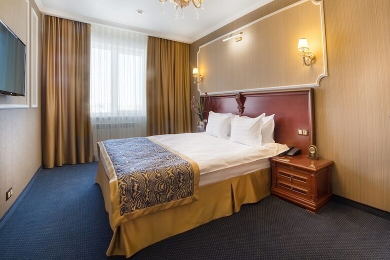 Hotel Dinastiya