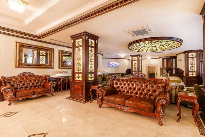 Hotel Dinastiya