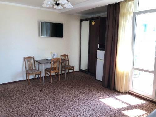 Hostal Zarya Guest House