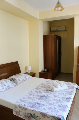 Laza Hall Hotel