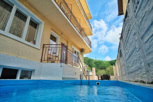 Hostal Ambassador Guest House