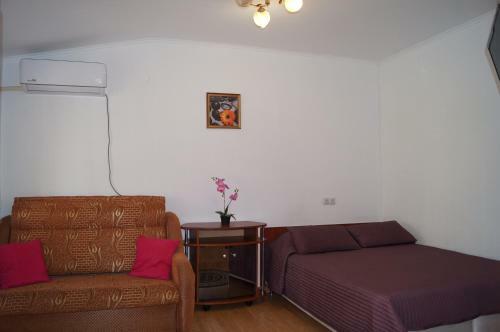 Hostal Beryozka V Dzemete Guest House