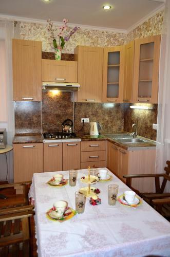 Apartamento Guest House On Malyshevskaya 109