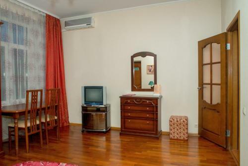 Albert Hotel