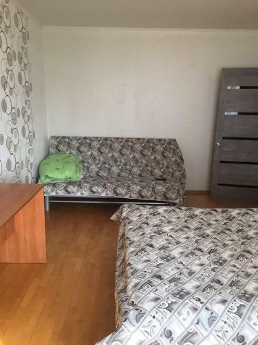 Apartment On Naugorskoye 96