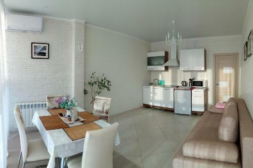 Apartment On Revolutsii 3