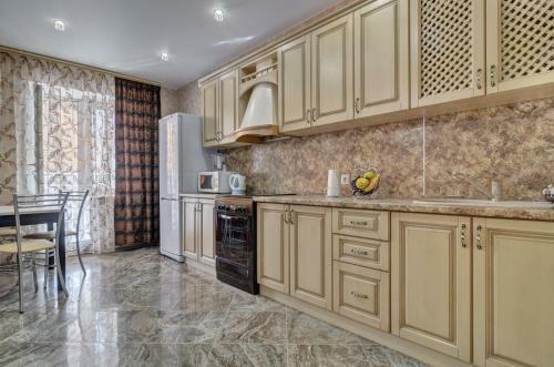 Apartment On Suvorova 165