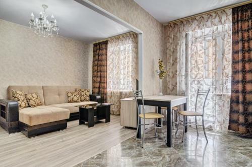 Apartment On Suvorova 165