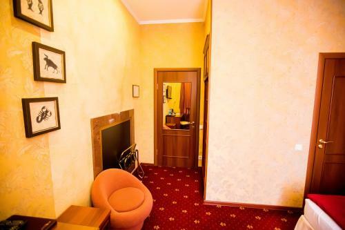 13 Chairs Boutique Hotel