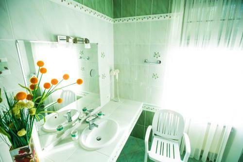 13 Chairs Boutique Hotel