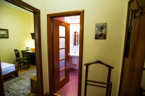 13 Chairs Boutique Hotel