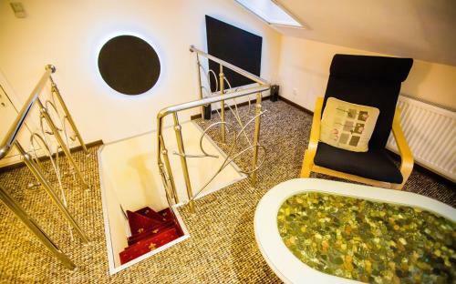 13 Chairs Boutique Hotel