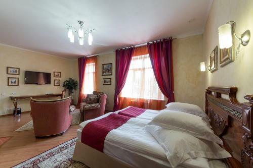 13 Chairs Boutique Hotel