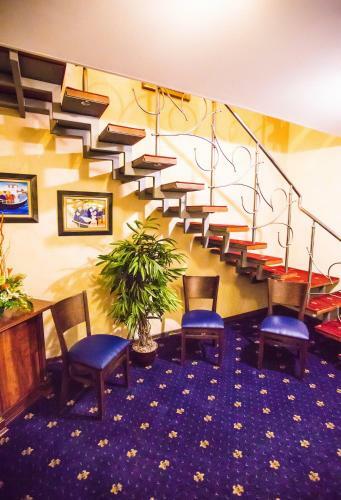 13 Chairs Boutique Hotel