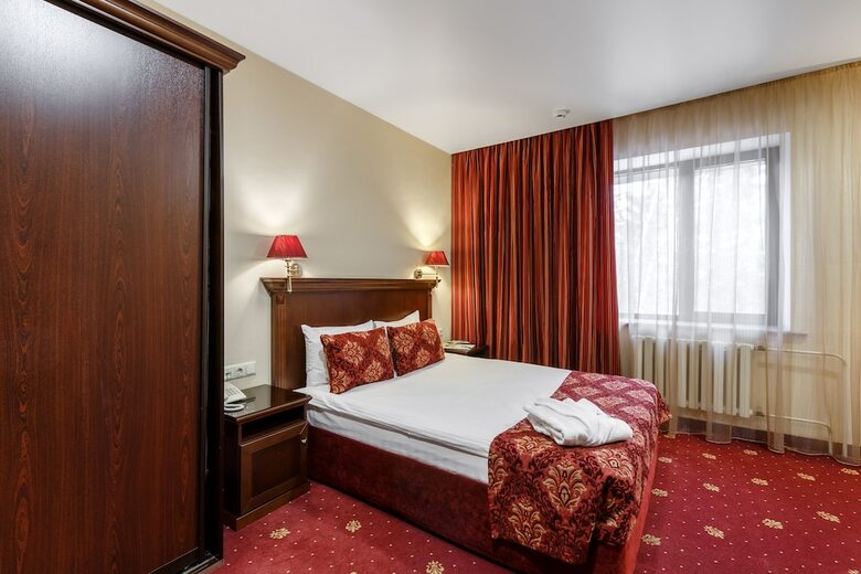 Club Hotel Corona