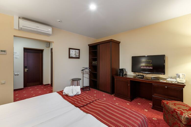 Club Hotel Corona