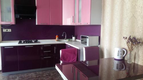 Apartment On Ulitsa Roz 115 / 1