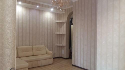 Apartment On Ulitsa Roz 115 / 1