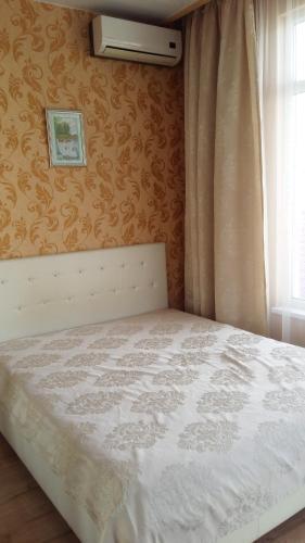 Apartment On Ulitsa Roz 115 / 1
