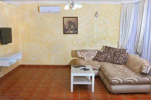 Hostal Assol Guest House