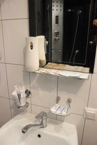 Cmm-317 Arin-berd Motel