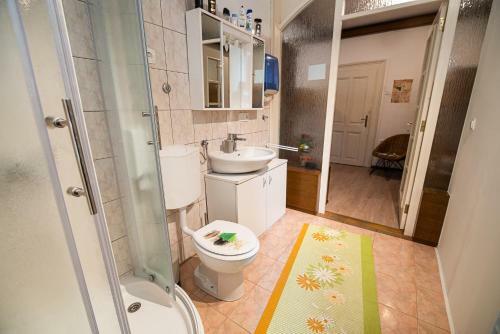 Albergue Cvet Gora - Camping, Glamping And Accomodations