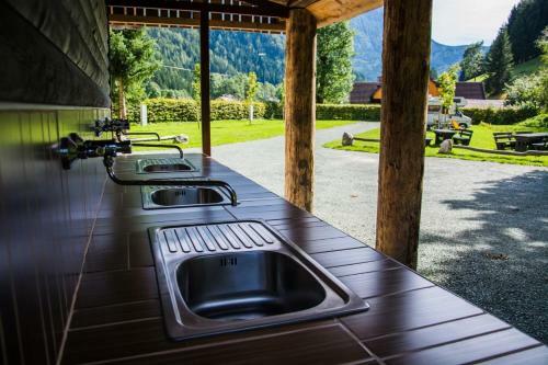 Albergue Cvet Gora - Camping, Glamping And Accomodations