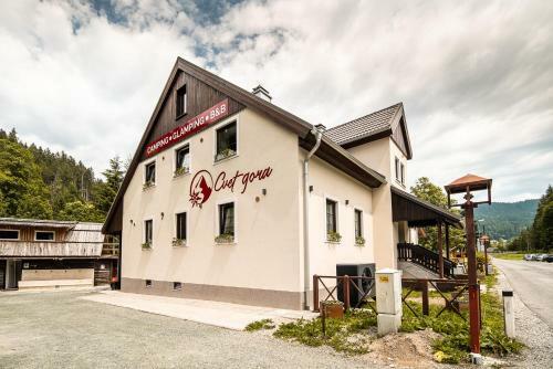 Albergue Cvet Gora - Camping, Glamping And Accomodations