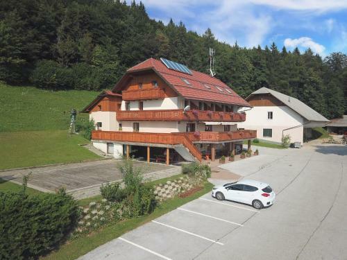 Hostal Guest House Pr Ambru?arju