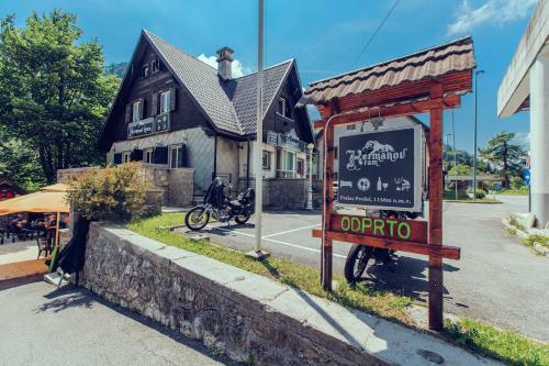 Hostal Guest House Hermanov Hram