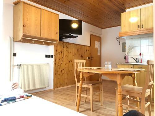 Hostal Encijan Apartments