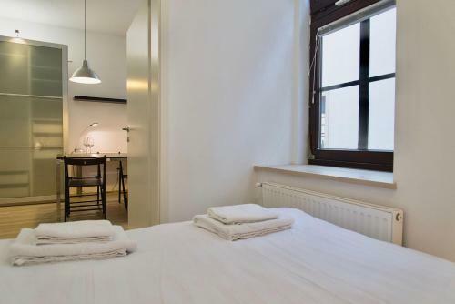 Pretty & Modern Apartment By The River