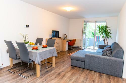 Relaxing Modern & Sunny Apartment In The Centre