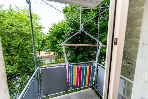 Relaxing Modern & Sunny Apartment In The Centre