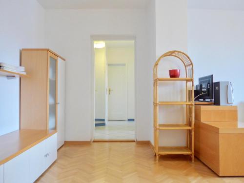 Charming Apartment Near City Center