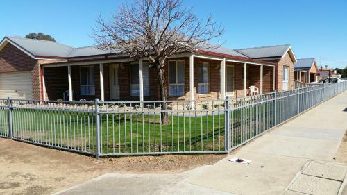 Numurkah Self Contained Apartments - The Mieklejohn