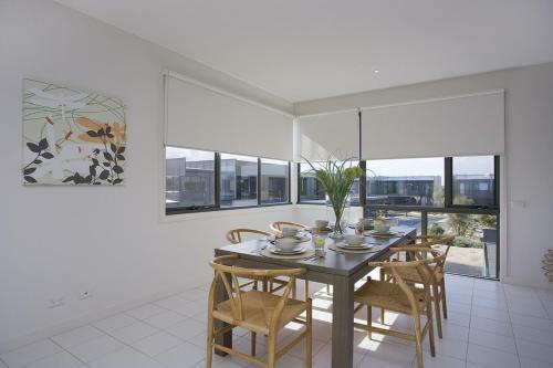 Beach & Golf Stays, Australia