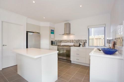 Beach & Golf Stays, Australia