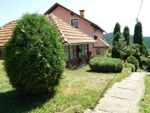 Lodge Guesthouse Sadrvan Ravne