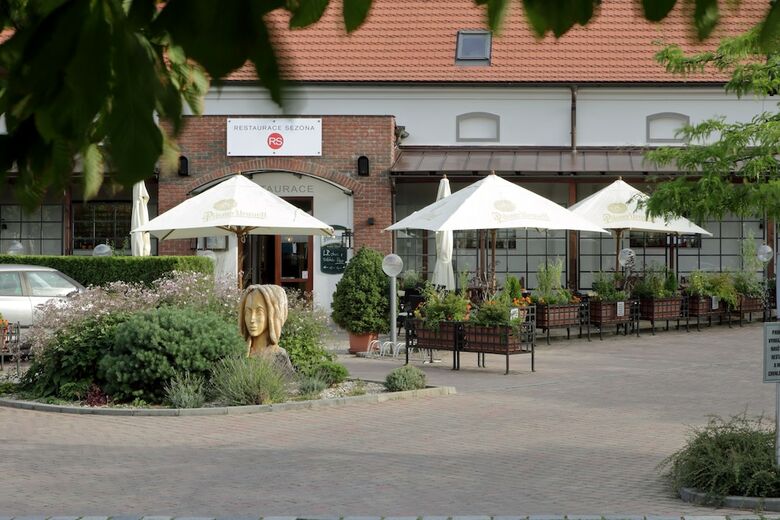 Hotel Chvalsk� Tvrz