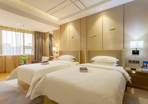 Fuqing Golden Eagle Days Hotel