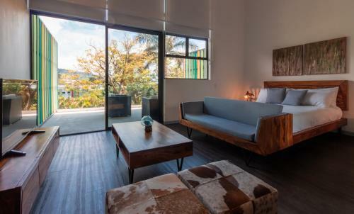 The Train Apartments Santa Ana