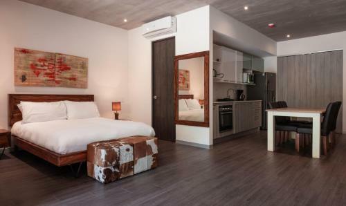 The Train Apartments Santa Ana